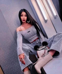 K-Pop Queen Jessi Visits Vietnam: Enjoying Authentic Pho and Winning Hearts in Hanoi - image 8