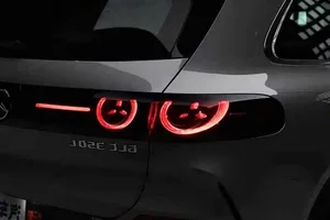 Mercedes-Benz GLC L EV 2026 Debuts with Impressive 700km Range - image 1
