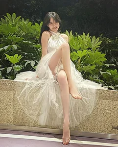 Real-Life Beauty: The Stunning Persona of a Rising On-Screen Actress - image 3