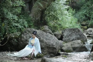 Ethereal Beauty of Shi Yu Shi Ya in YiTuYu Vol.8959 - A Serene Riverside Poem - image 1