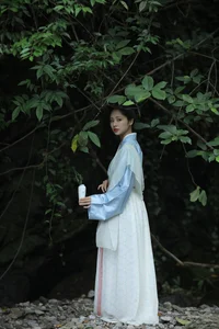 Ethereal Beauty of Shi Yu Shi Ya in YiTuYu Vol.8959 - A Serene Riverside Poem - image 3