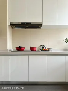 The Secrets of a Spotless Home: How a Family of Four Lives Simply and Saves Money - image 2