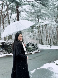 Volleyball Star Thu Hoai Announces Pregnancy and Shares Joy of First Child - image 10
