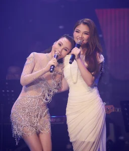 Ho Quynh Huong Delivers Emotional First Live Performance of 'Cu De Cho Em' - image 0