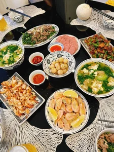 Shark Binh and Phuong Oanh: A Glimpse into Their Cozy Family Life - image 2