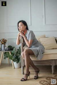 Elegant Professional Style: Xiao Shan in A Flight Attendant's Afternoon by IESS - image 3