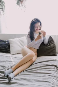 Stunning Home Alone Photoshoot: Finding Beauty in Solitude - image 5