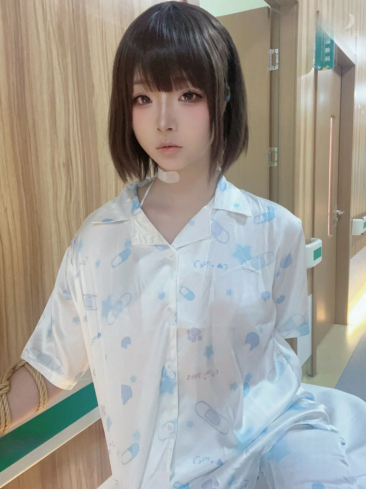 Coser Yuuhui Sick Little Sister Photo & Video Gallery - 38P 2V