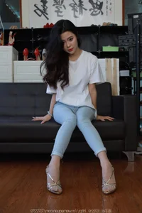 IESS Tutu Collection: Classic White T-Shirt and Denim Fashion Aesthetics - image 44