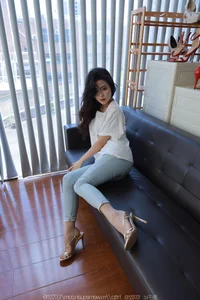 IESS Tutu Collection: Classic White T-Shirt and Denim Fashion Aesthetics - image 23