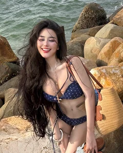 Võ Ngọc Trân Sets Social Media Ablaze with Stunning Beach Fashion - image 8