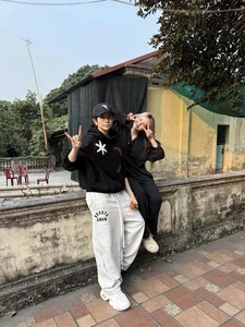 Luxury Lifestyle and Fitness: Lan Khuê’s Yacht Elegance and Kỳ Duyên’s Toned Physique Highlights - image 6