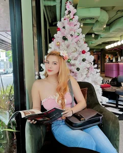 The Evolution of the Mechanic Muse: Bold and Glamorous New Photoshoot Gallery Featuring Modern Style - image 7