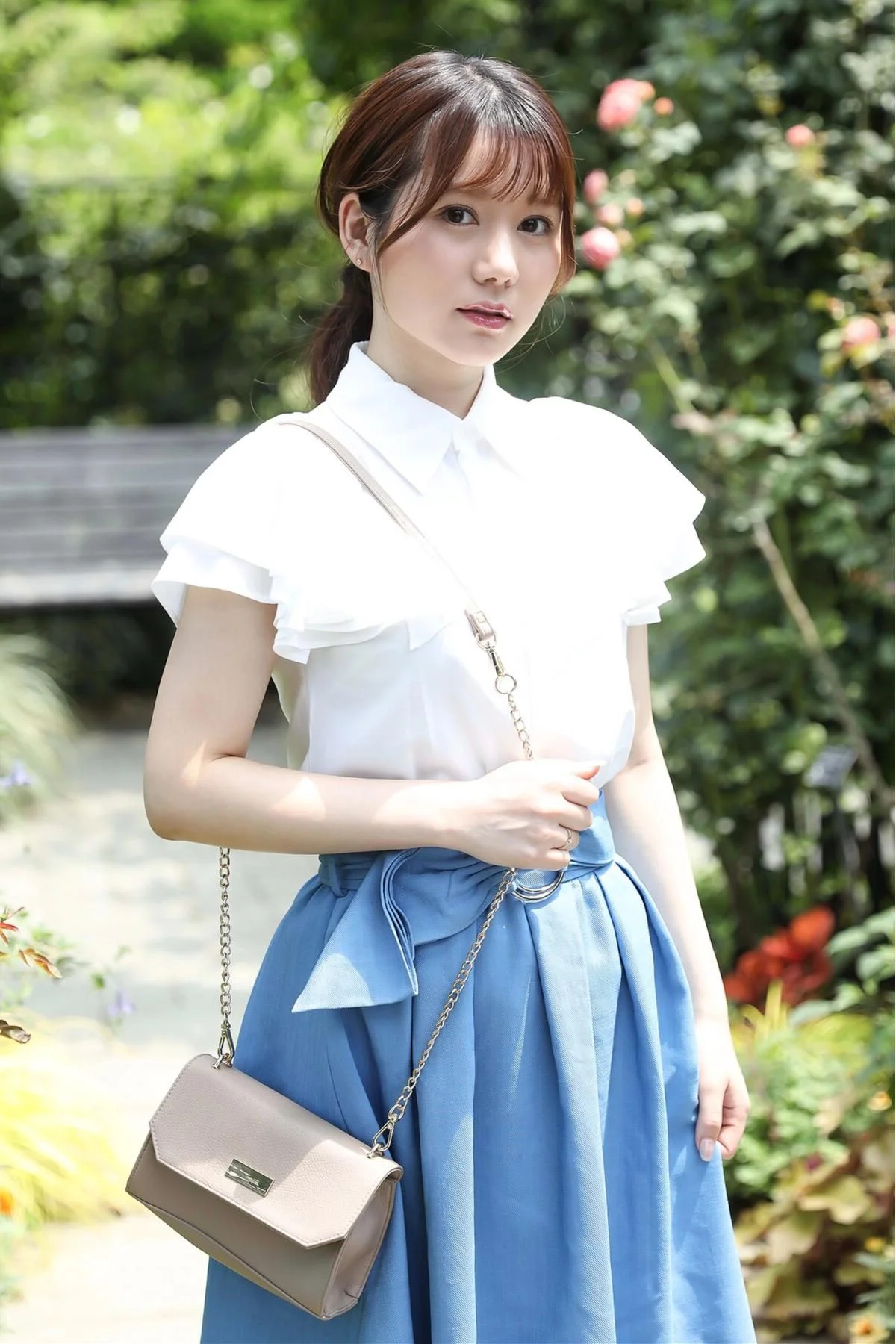 JP Mei Photobook Part 01: The Celebrity Aura of an Elegant Japanese Model
