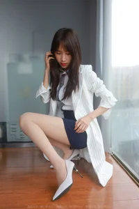 Elegant Fashion Photography: IESS Model Meizi in the Charming Hip Skirt Collection - image 1