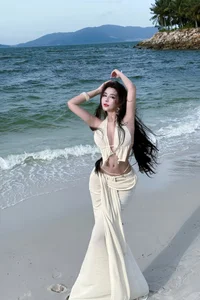 Vo Ngoc Tran Beach Style: Exploring the Hottest Trends from Saigon’s Premier Influencer - image 9