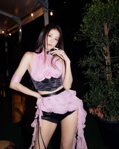 Điểm Danh Top Idol Nữ Kpop Với Body 'Siêu Thực': Ai Là Thánh Body Gen 4? - image 0