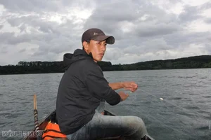 Giant Fish Hunting Adventure with Young Anglers in Pleiku Mountain City - image 0