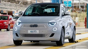 Discover the Iconic Fiat 500 Hybrid: The Legendary Mini Car Reimagined - image 3