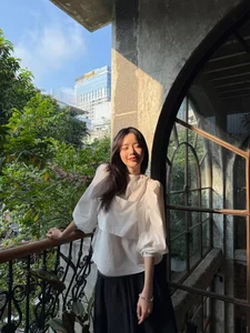Gen Z Goddess Enters Peak Beauty Era with Explosive Visuals and Style - image 6