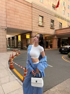 Gen Z Goddess Enters Peak Beauty Era with Explosive Visuals and Style - image 5
