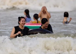 Beat the Heat: Why Sam Son Beach Remains Vietnam's Most Popular Summer Getaway - image 12