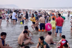 Beat the Heat: Why Sam Son Beach Remains Vietnam's Most Popular Summer Getaway - image 1