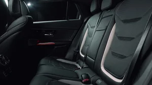 New Mercedes-AMG GLC 53: The Return of the 6-Cylinder Engine and Exclusive Drift Mode for Luxury Performance SUV Enthusiasts - image 1