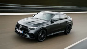 New Mercedes-AMG GLC 53: The Return of the 6-Cylinder Engine and Exclusive Drift Mode for Luxury Performance SUV Enthusiasts - image 11