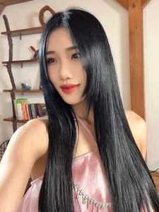 Meet Dieu Thuy: The Rising Star Captivating Audiences in Peach Blossoms, Pho and Piano - image 2
