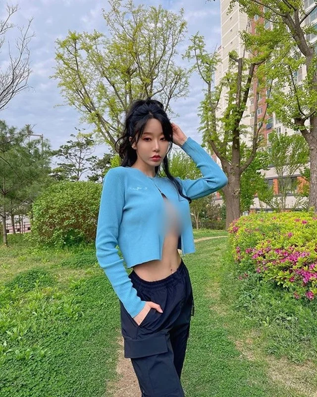 Mastering the S-Curve: A Look at Bold Fashion Trends and Confidence with Today’s Top Fitness Influencers
