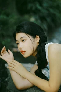 The Art of Summer: Long Xing Er’s Ethereal Portrait Series - image 2