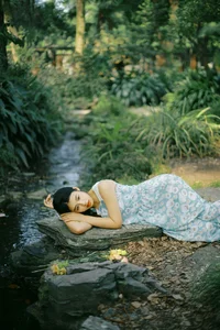 The Art of Summer: Long Xing Er’s Ethereal Portrait Series - image 24