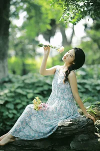 The Art of Summer: Long Xing Er’s Ethereal Portrait Series - image 1