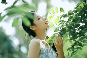 The Art of Summer: Long Xing Er’s Ethereal Portrait Series - image 21