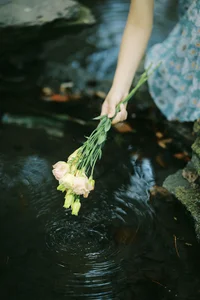 The Art of Summer: Long Xing Er’s Ethereal Portrait Series - image 11