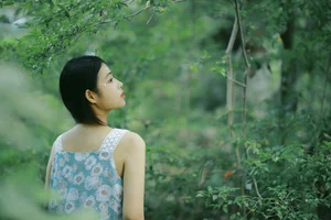The Art of Summer: Long Xing Er’s Ethereal Portrait Series - image 17