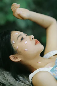 The Art of Summer: Long Xing Er’s Ethereal Portrait Series - image 15