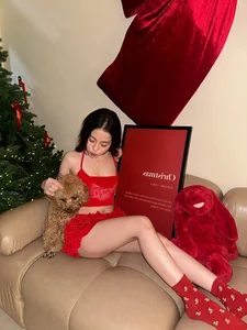 Streamer Lai Lai Captivates Fans with Bold and Glamorous Fashion Choices - image 0