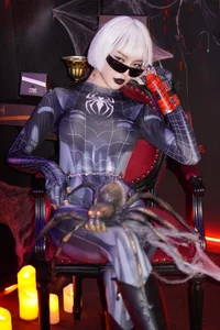 Vietnamese Stars Slay Halloween as Taylor Swift and Joker - image 1