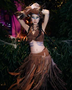 Vietnamese Stars Slay Halloween as Taylor Swift and Joker - image 8