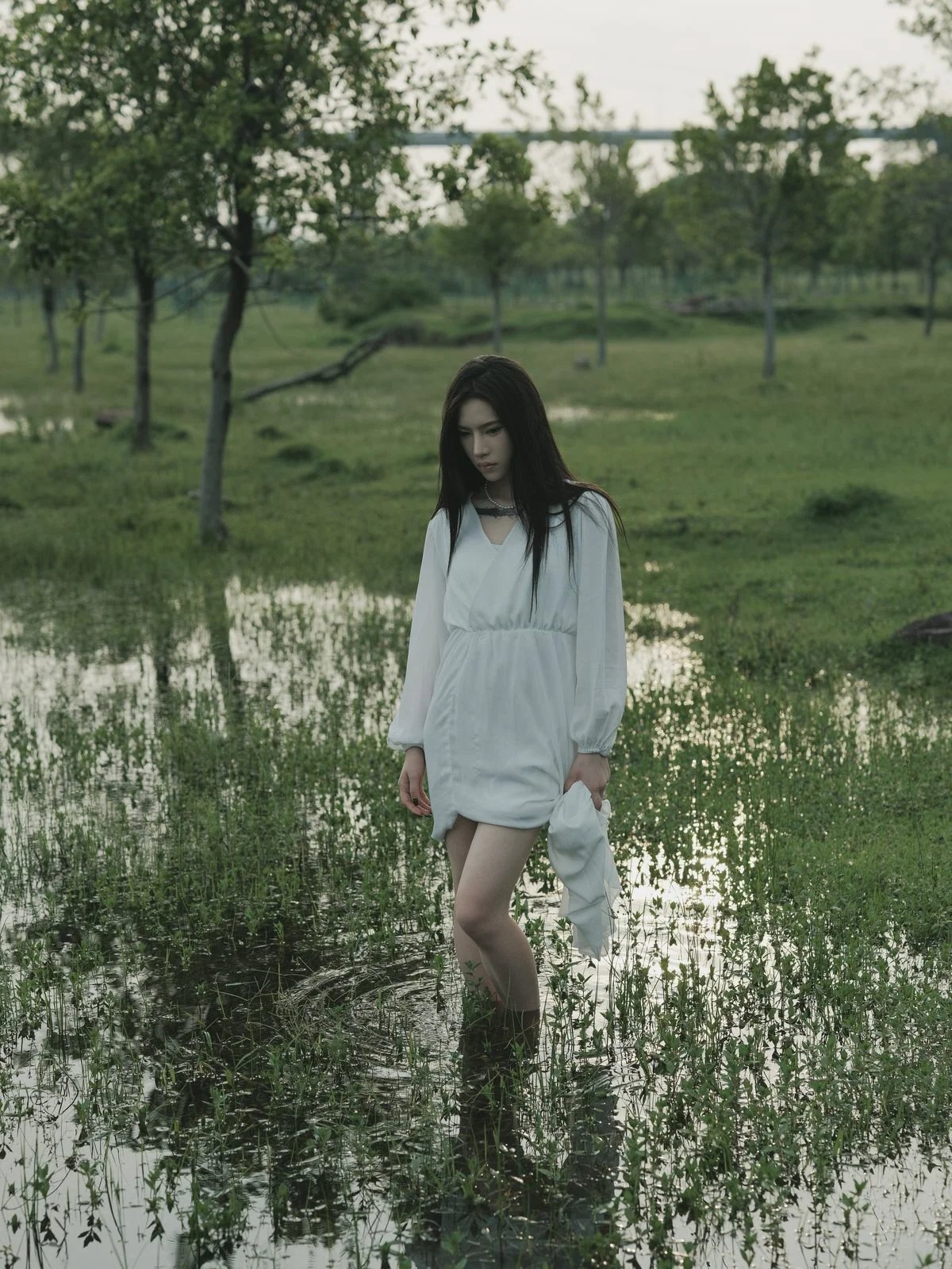 YiTuYu Art Language Vol.4698: Exquisite Photography Showcase Featuring Xiao Yu