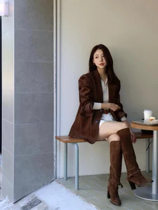 5 Chic and Warm Spring Outfit Ideas for 2026: Minimalist Fashion Inspiration for Sunny Days and Festive Celebrations - image 4