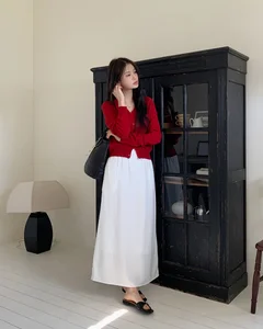 5 Chic and Warm Spring Outfit Ideas for 2026: Minimalist Fashion Inspiration for Sunny Days and Festive Celebrations - image 2