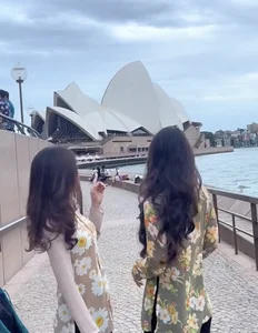 Vietnamese Traditional Ao Ba Ba Takes Over the Streets of Paris and Sydney - image 4
