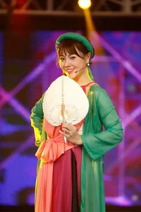 Hong Diem and VFC Actresses Shine in Traditional Thi Mau Style - image 13