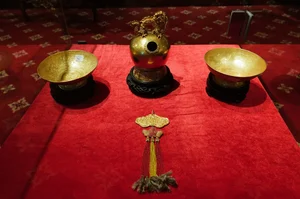 Ancient Treasures: The Artifacts of the 'Hoang de chi bao' Imperial Seal Owner - image 8