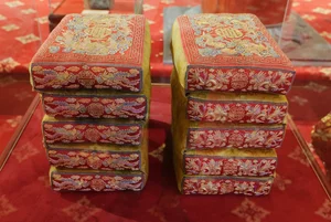 Ancient Treasures: The Artifacts of the 'Hoang de chi bao' Imperial Seal Owner - image 6