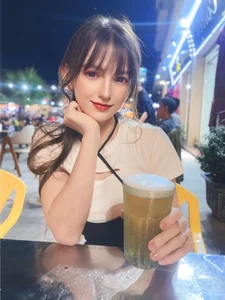 Ukrainian DJ Embraces Vietnamese Culture: Why 'Bia Hoi' is Her New Favorite - image 3