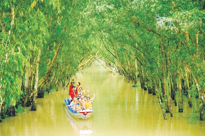 Exploring the Roots: A Peek into the Childhood Homes of Cong Vinh and Thuy Tien's Daughter